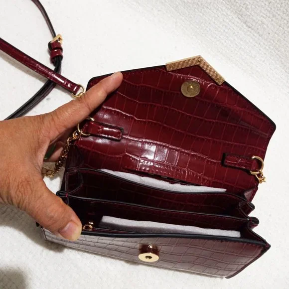 Urban Expressions Hester Crossbody Bag - Picture 3 of 5